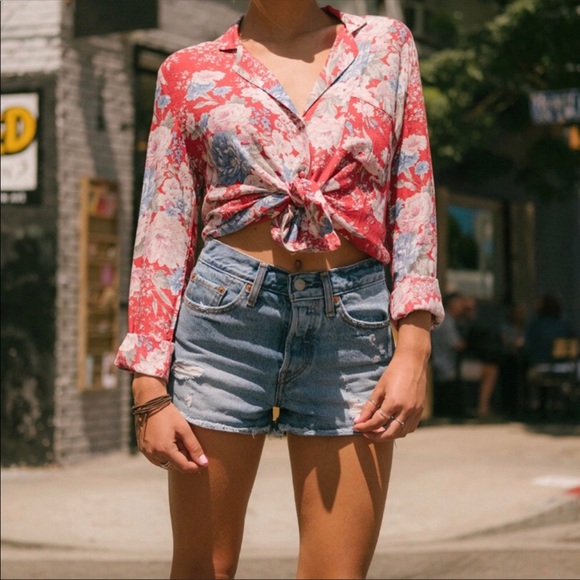 New levi’s highrise wedgie denim short size 30 - Picture 3 of 8